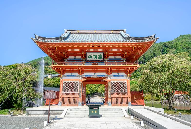 【關西祈福一日遊】含頂級神戶牛涮涮鍋午餐＆京都抹茶體驗｜勝尾寺、清水寺、嵐山｜大阪難波・梅田出發